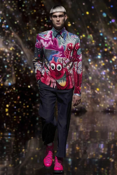 Look 17